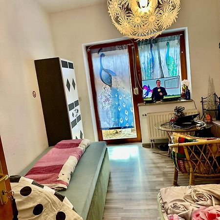 Ferienzimmer Healing Und Montuerwohnung Weissenfels Bagian luar foto