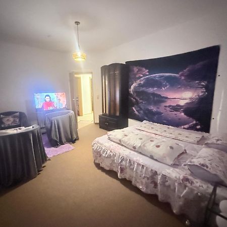 Ferienzimmer Healing Und Montuerwohnung Weissenfels Bagian luar foto