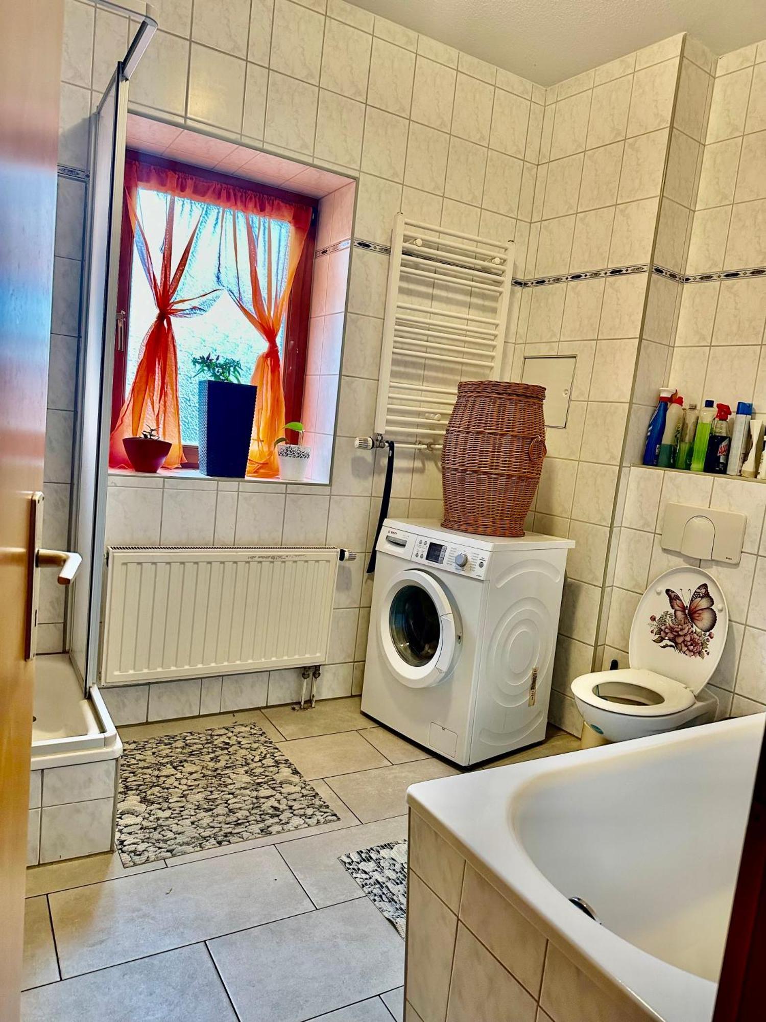 Ferienzimmer Healing Und Montuerwohnung Weissenfels Bagian luar foto