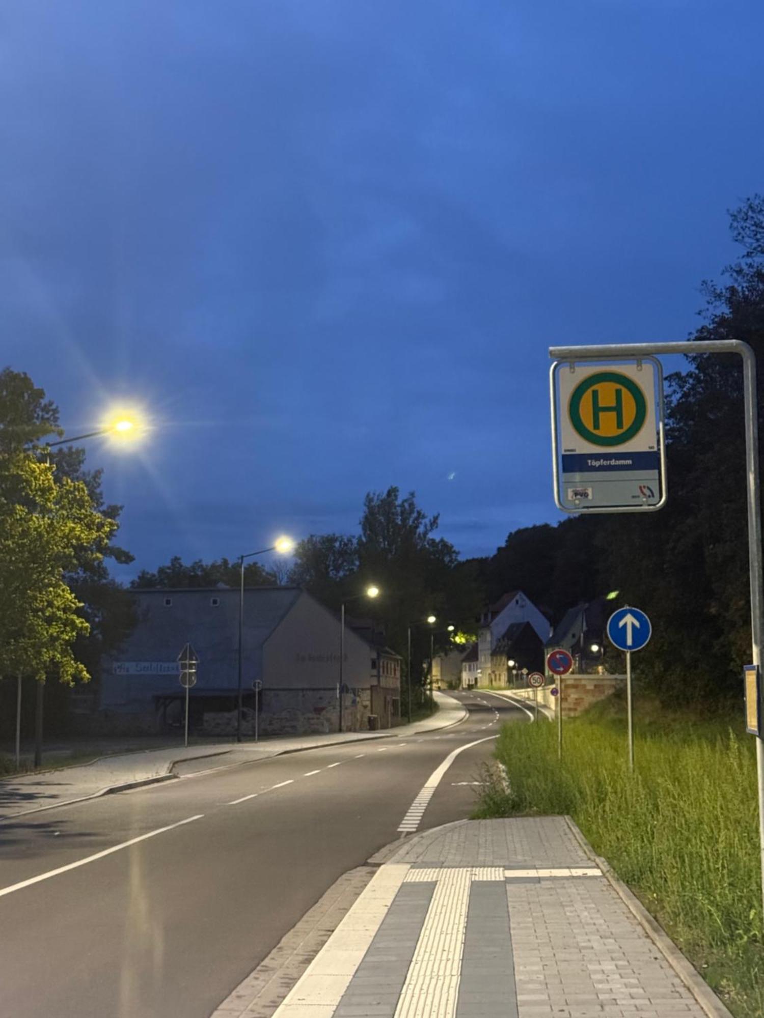Ferienzimmer Healing Und Montuerwohnung Weissenfels Bagian luar foto